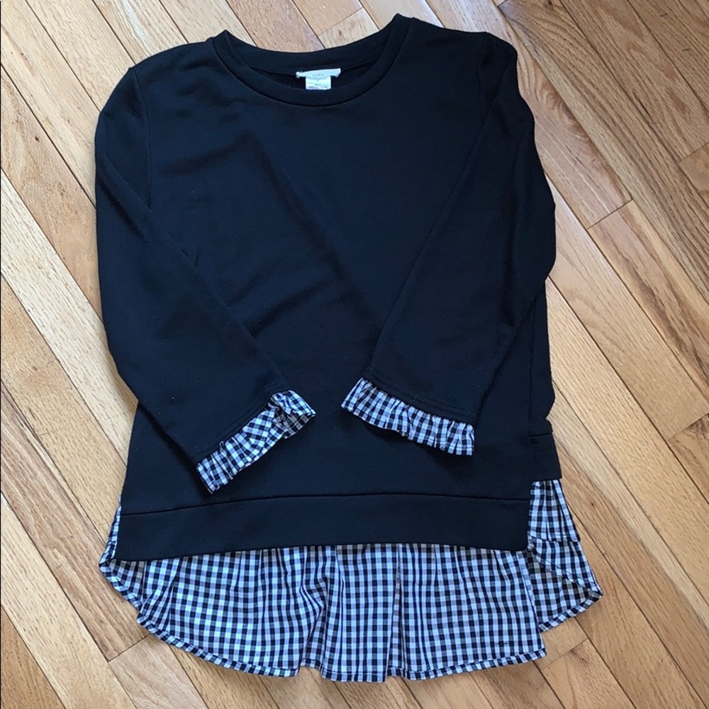 Black long sleeve top with buffalo check trim!